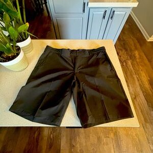 Men’s Izod golf shorts, size 38